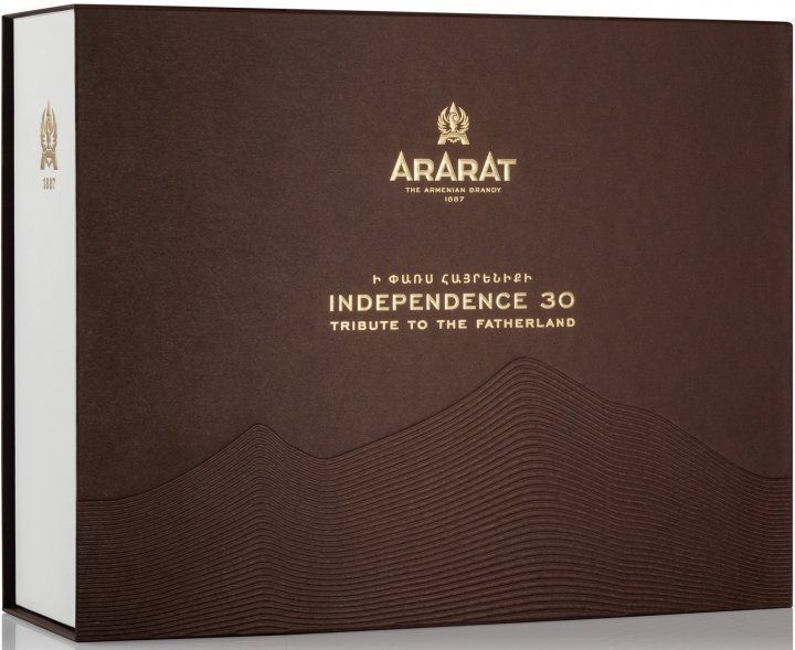 Набір бренді Ararat Independence 30 у подарунковій упаковці 3х0.2 л 40% (STA4850001007081) 1166625 фото